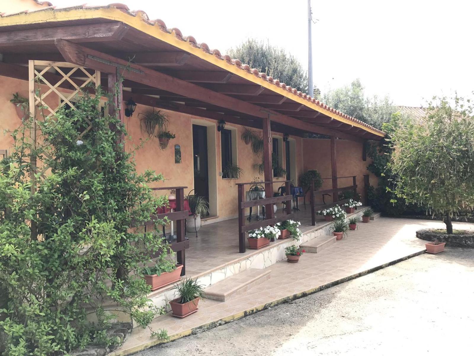 Domu De Palla- Iun-E5167 Bauladu Bagian luar foto