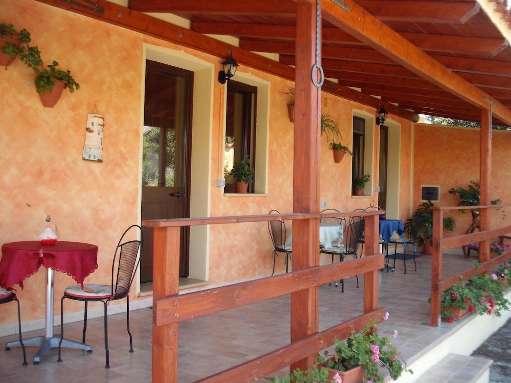 Domu De Palla- Iun-E5167 Bauladu Ruang foto